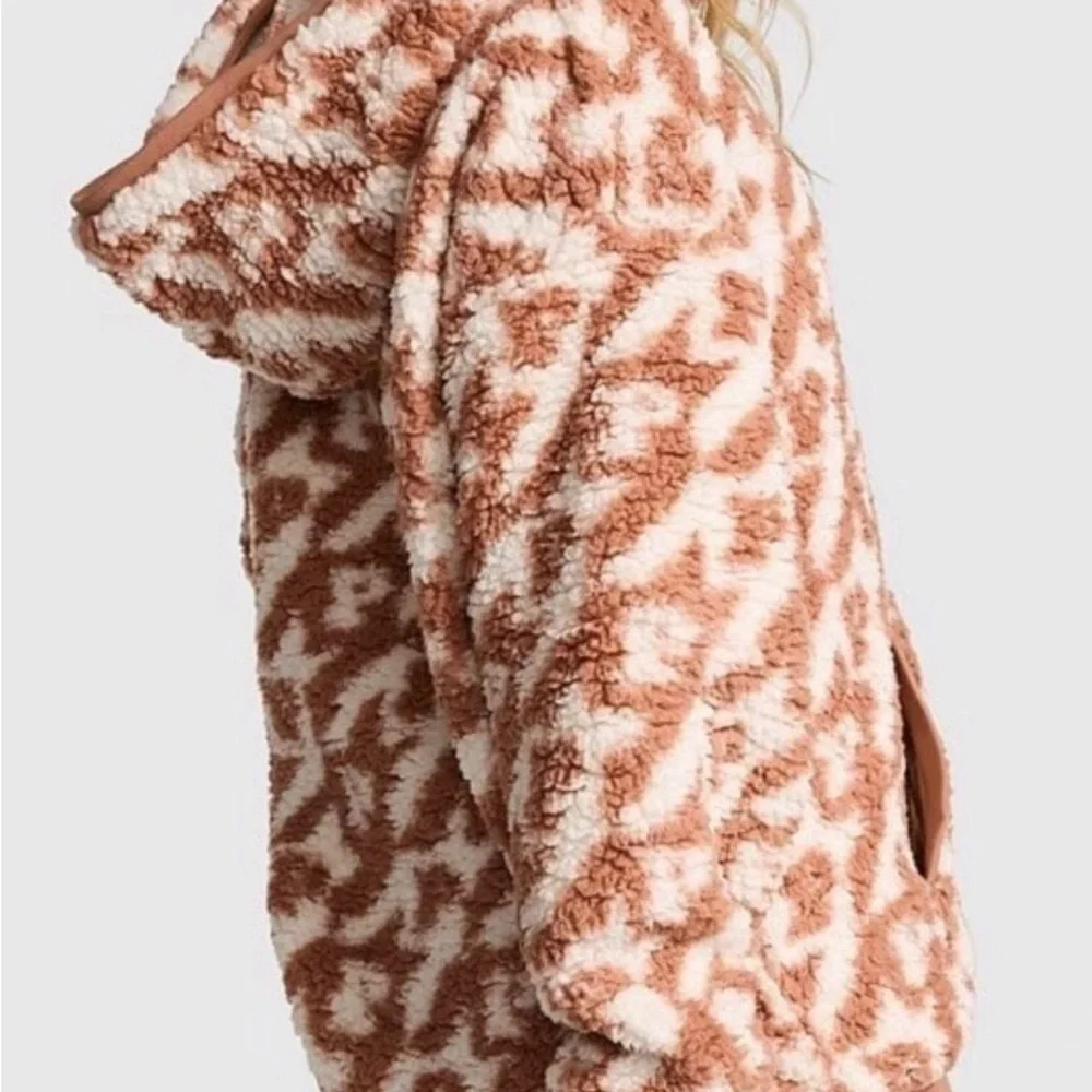 PINK Victoria's Secret Cream & Tan Sherpa Hooded Vest